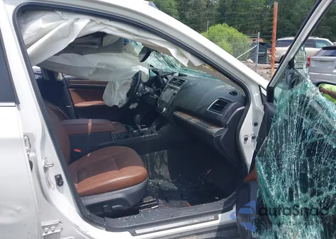 2018 Subaru Outback 3.6R Touring из США, поврежденный, VIN 4S4BSETC1J3221026